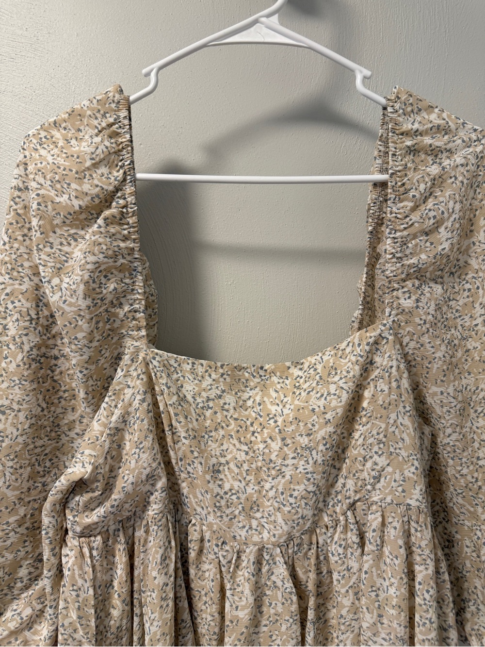 Storia Neutral Floral Maxi Dress in Beige and Cream size L - Picture 3 of 8